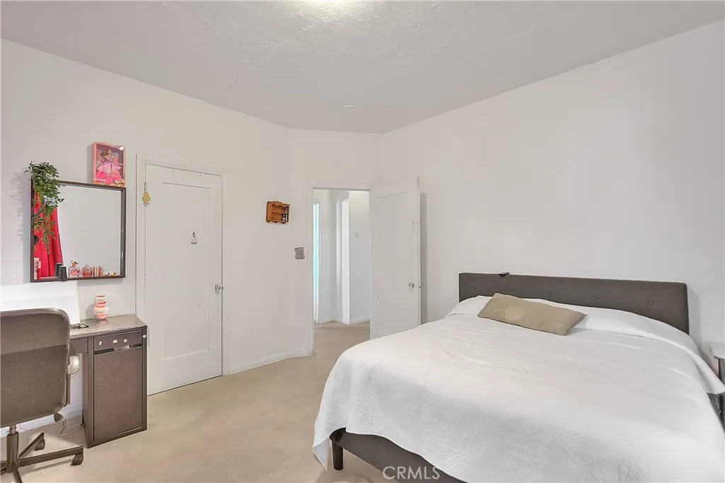 3945 Woolwine, Los Angeles, California 90063 home-pic-42